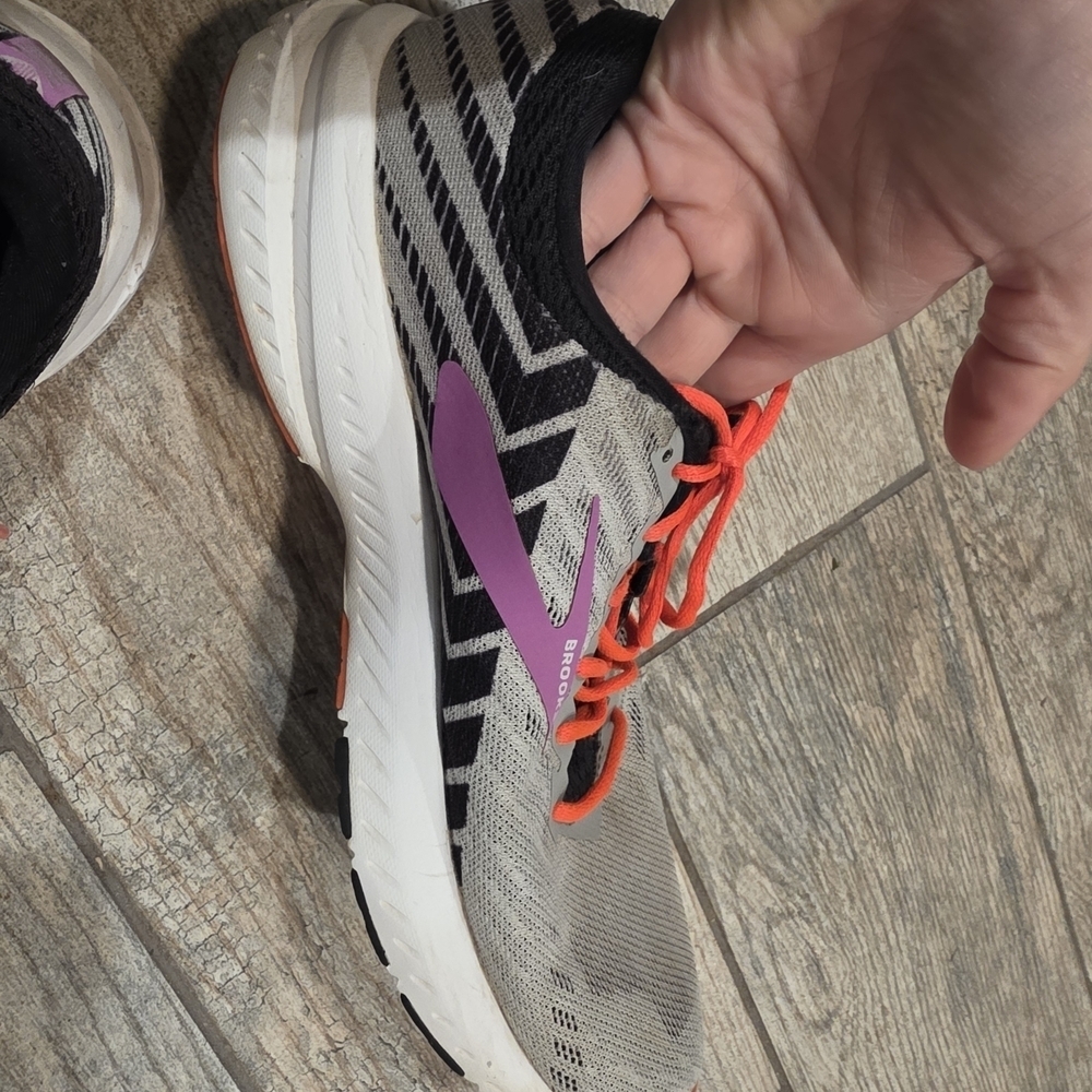 Brooks Women's Athletic Tennis Running Shoes Launch 6 Sz 9 - Picture 3 of 8